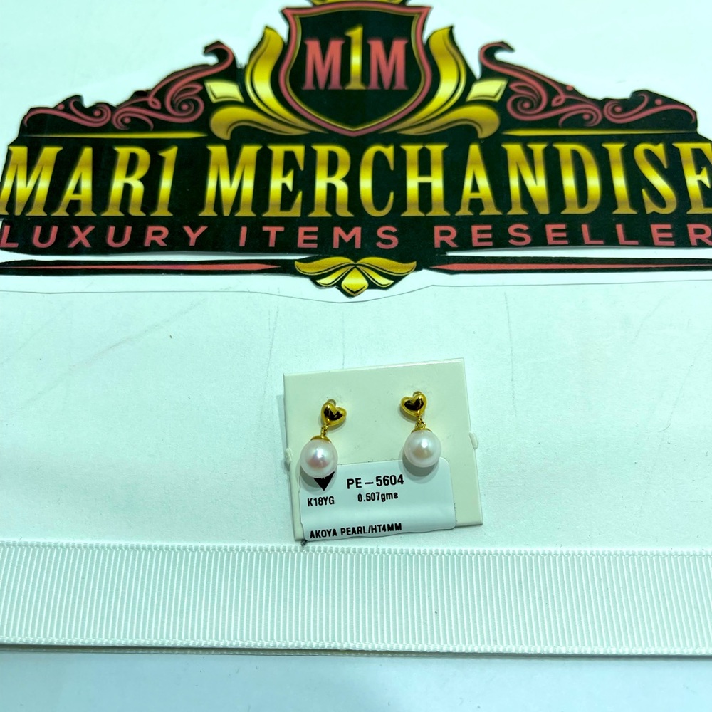 Akoya Pearl 4 mm Dangling earrings with k 18 Gold